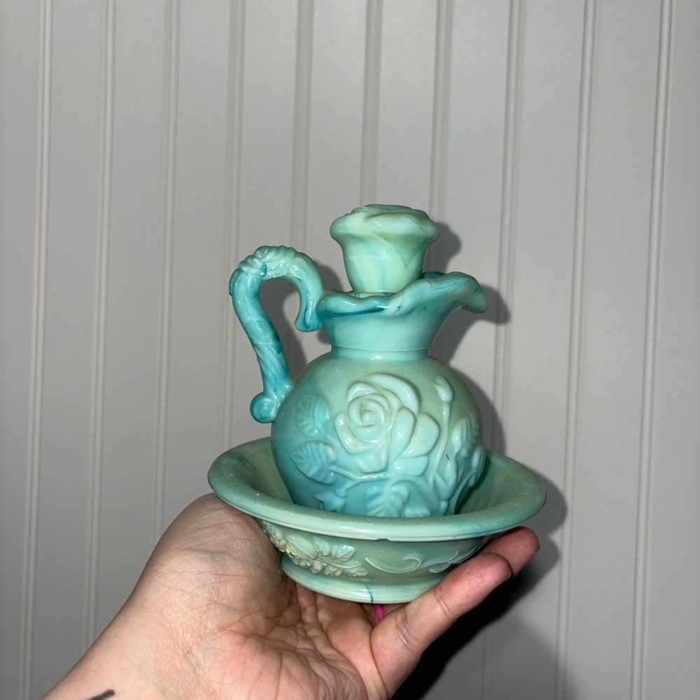 Vintage 1970’s Jadeite Glass Avon Decanter & Bowl - Picture 10 of 12
